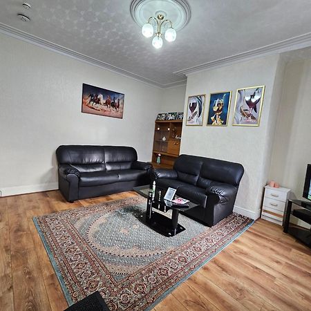 Hotel Bright Sunny, Double Bed With Garden, Tv And Wi-Fi Leeds  Exterior foto