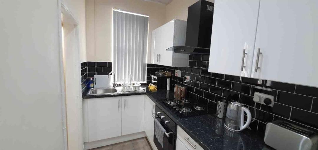 Hotel Bright Sunny, Double Bed With Garden, Tv And Wi-Fi Leeds  Exterior foto